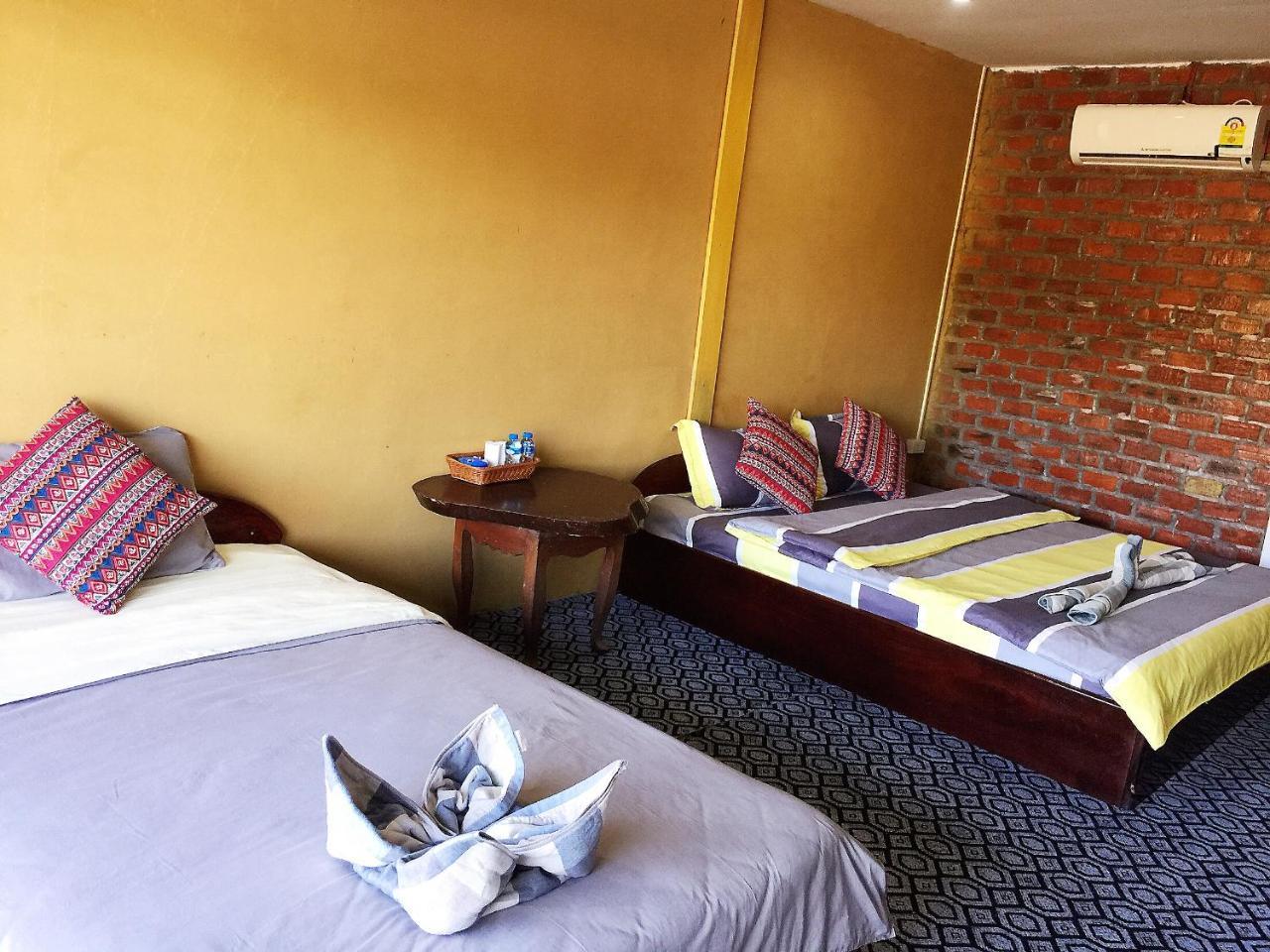Mao Phasok Riverside Guesthouse Luang Prabang Exteriör bild