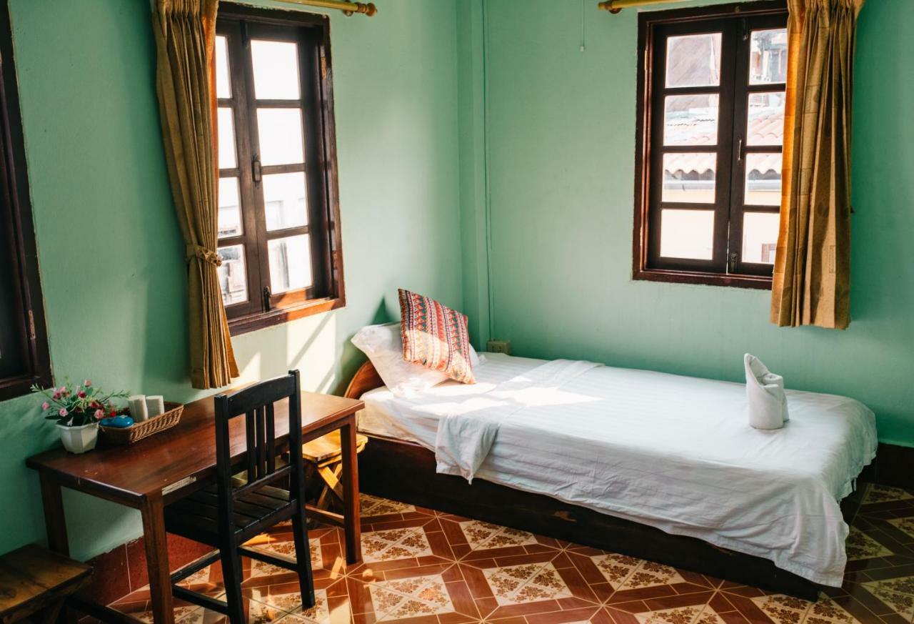 Mao Phasok Riverside Guesthouse Luang Prabang Exteriör bild