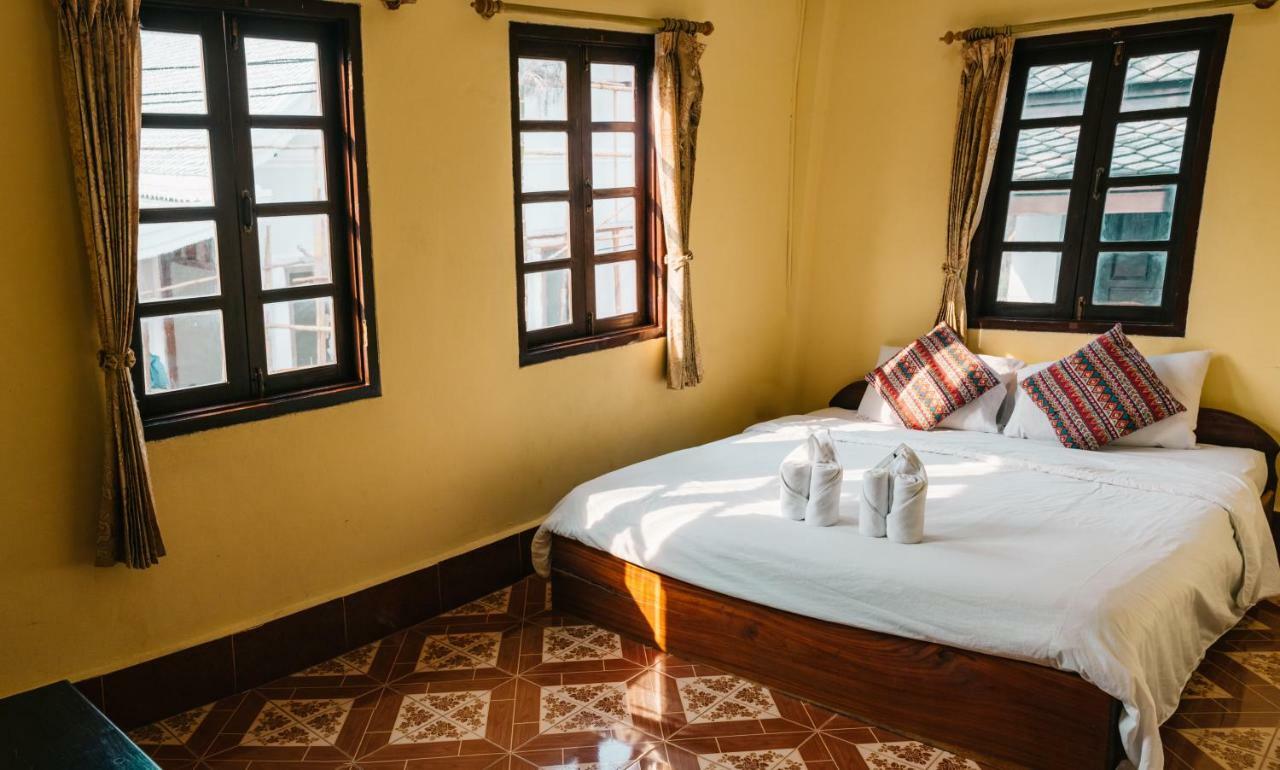 Mao Phasok Riverside Guesthouse Luang Prabang Exteriör bild