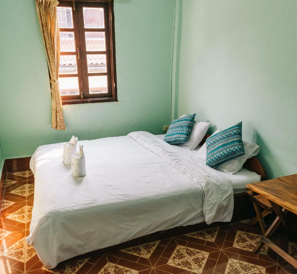 Mao Phasok Riverside Guesthouse Luang Prabang Exteriör bild
