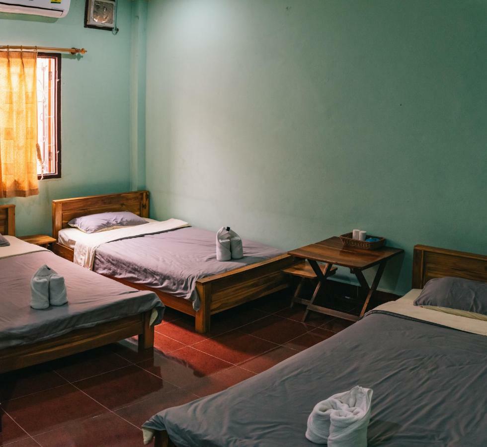 Mao Phasok Riverside Guesthouse Luang Prabang Exteriör bild
